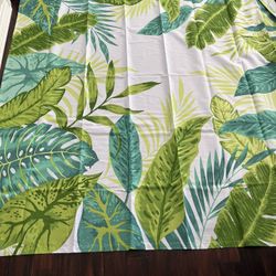 TAHARI Shower Curtain , Liner And Hooks 