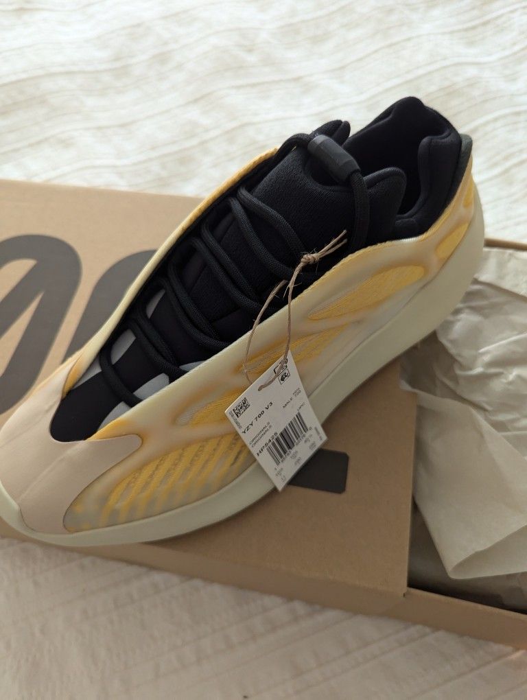 Yeezy 700 V3