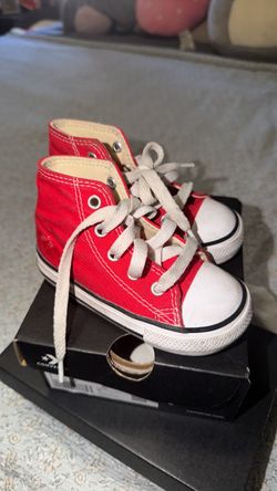 Toddler shoes 6c