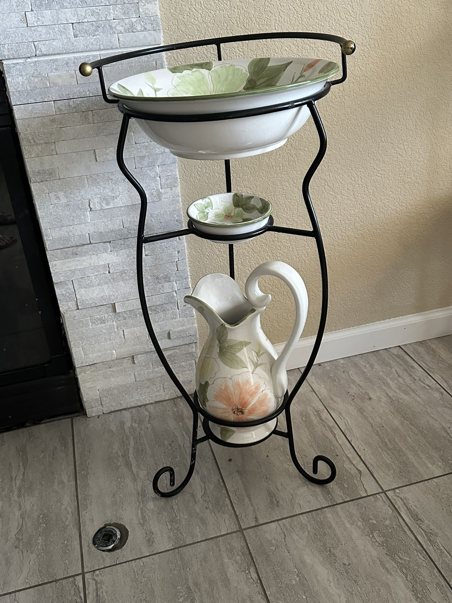 Vintage Style Wash Stand