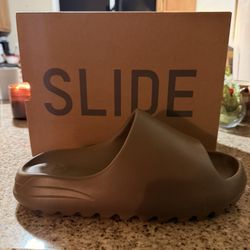 Yeezy Slides- Brown