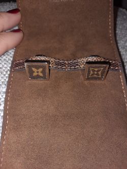 Excellent Condition Authentic Leather Louis Vuitton Cufflinks And Case