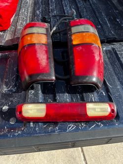 99 to 06 gmc & Chevy rear lights