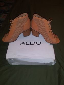 Cute womans Aldo boots US size 8