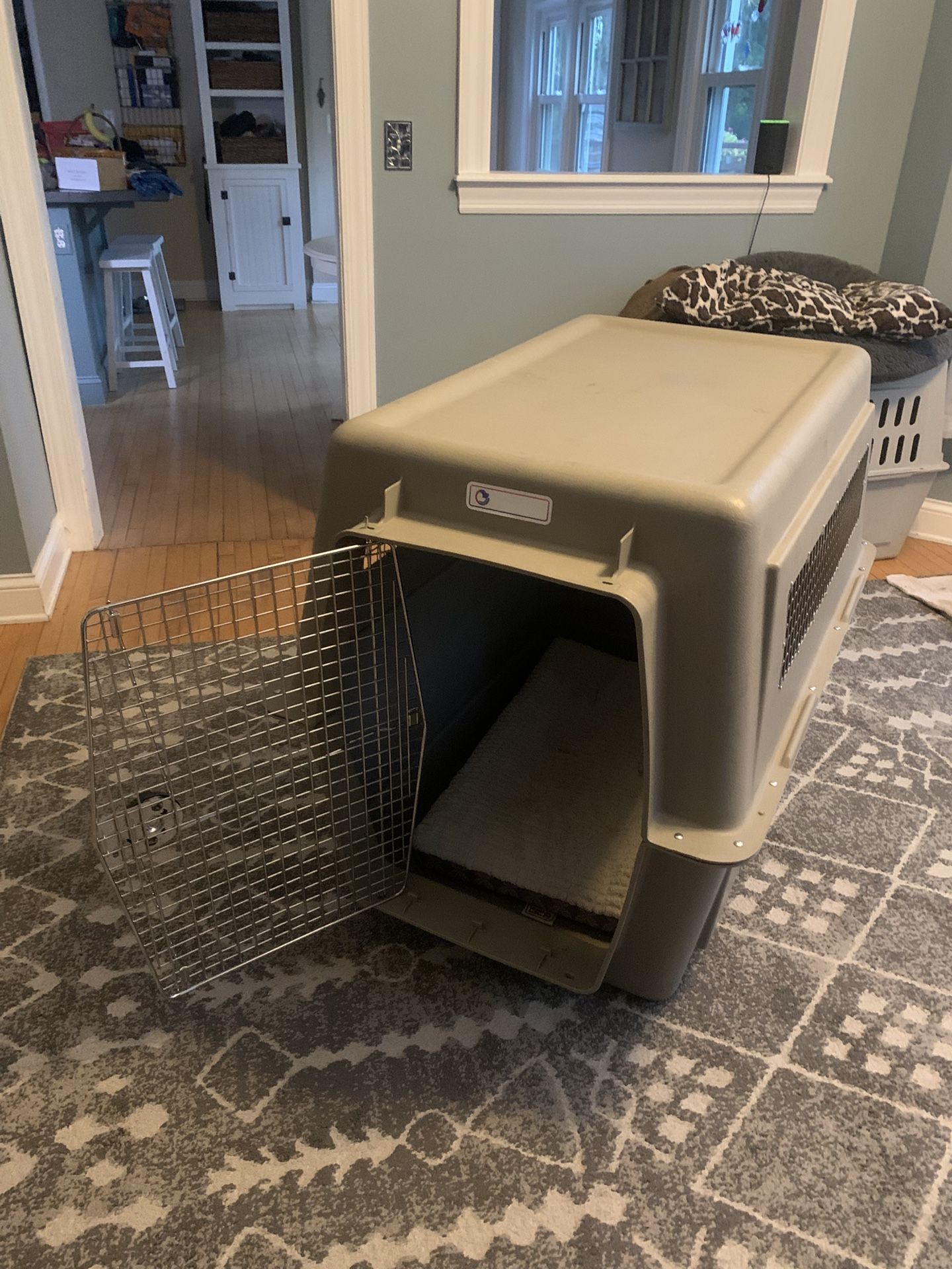 Dog crate Extra Large “Vari-kennel Giant” “48” Long, 35” tall “32 Wide