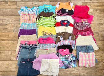 Over 157 pieces  all for $35 Girls clothes bundle