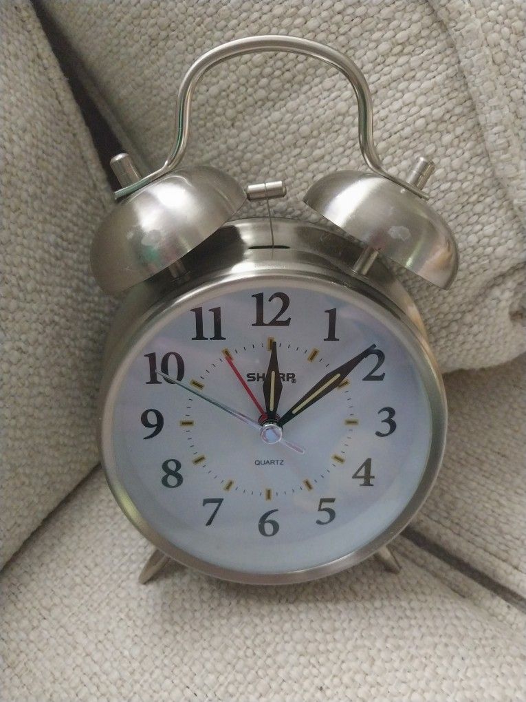 #####BATTERY OPERATED "OLD SCHOOL" ALARM CLOCK #####