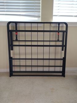 Amazon Basics Foldable Metal Platform Bed Frame