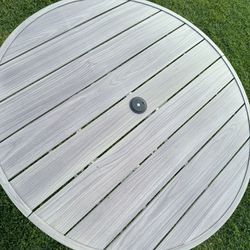42" Round Metal Patio Table with Adjustable Umbrella Hole New!!