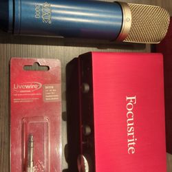 Scarlett 2i2 With Adaptor And MXL 3000 Microphone 🎤