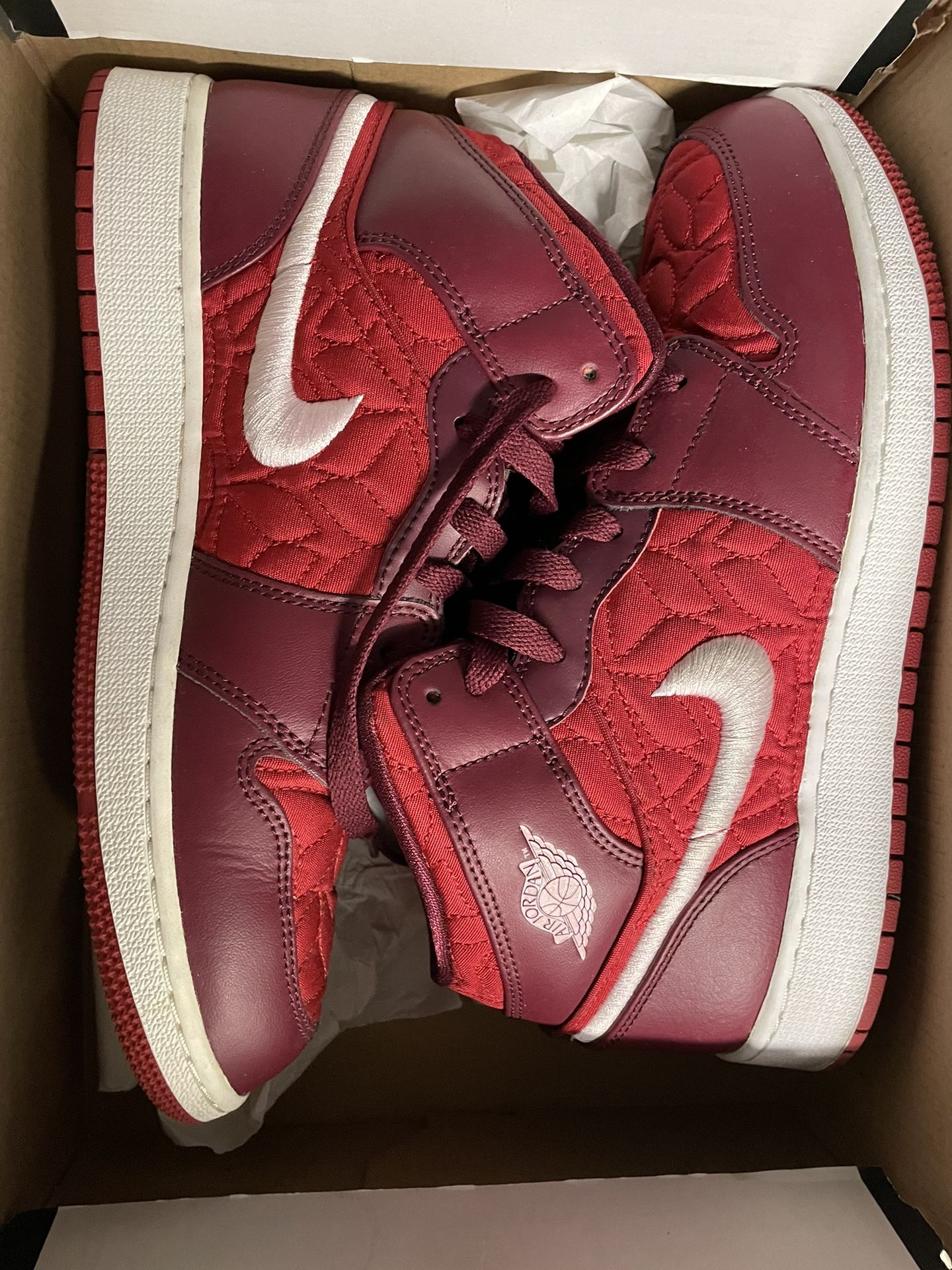 Jordan 1 Mid SE