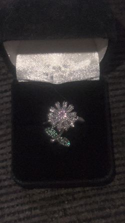 Spinning Crystal Flower Ring Silver Tone