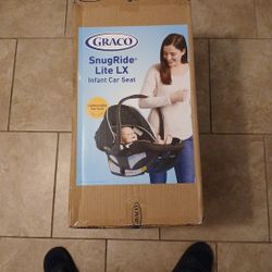 Infant Car Seat (Graco)