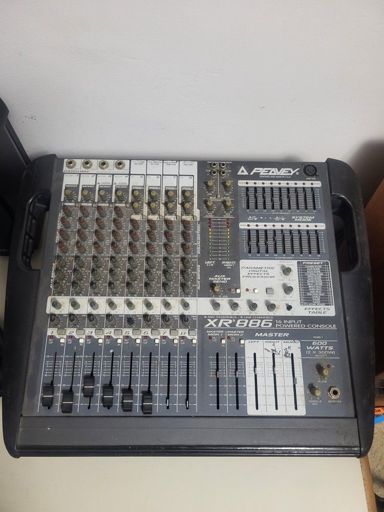 Peavy 600 Watt XR886 Mixing Board And 2 300 Watt 12 Inch Monitors