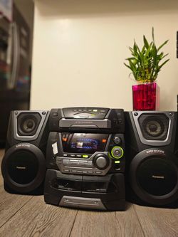 $100 🎀 Vintage Panasonic SA-AK25 CD Stereo System.