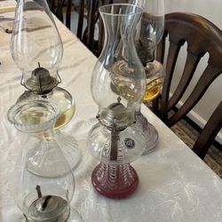 Oil Lamps / Antique 