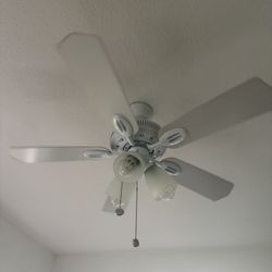 White Ceiling Fan - 5 blades, 4 lights