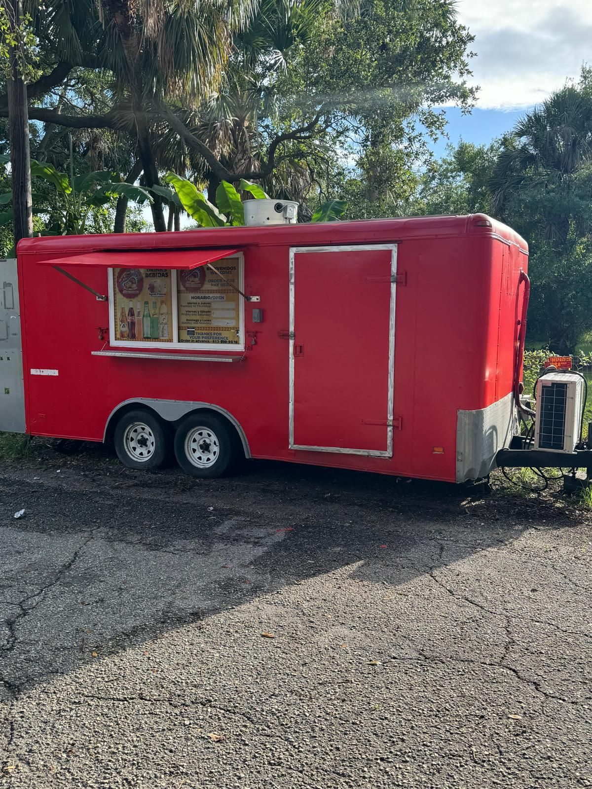 Food Tráiler Color Red. 