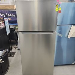 Season Refrigerator Top And Bottom In Stainless Steel With Ice Maker 
