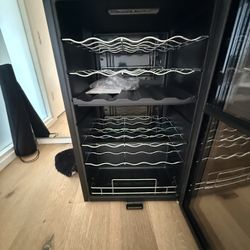 New - Never used 33 Bottle Dual Zone Wine Cooler/Fridge | Digital