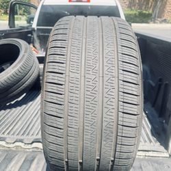 285/40/19 Pirelli Cinturato P7 A/S 90% Tread (1)
