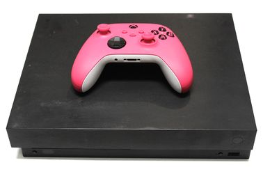 Xbox One X (1 TB)