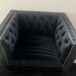Black velvet accent chair