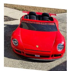 Kids' Electric Vehicle Adventure and Thrills for Young Racers sit campaign
