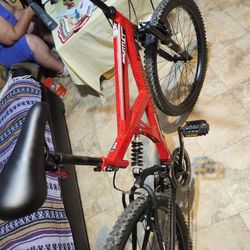 New MOUNTAIN BIKE 26INCH 18SPEED EVERYTHING IS GOOD CONDITION 
