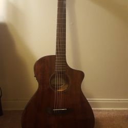 Breedlove Discovery Concert (Mahogany)
