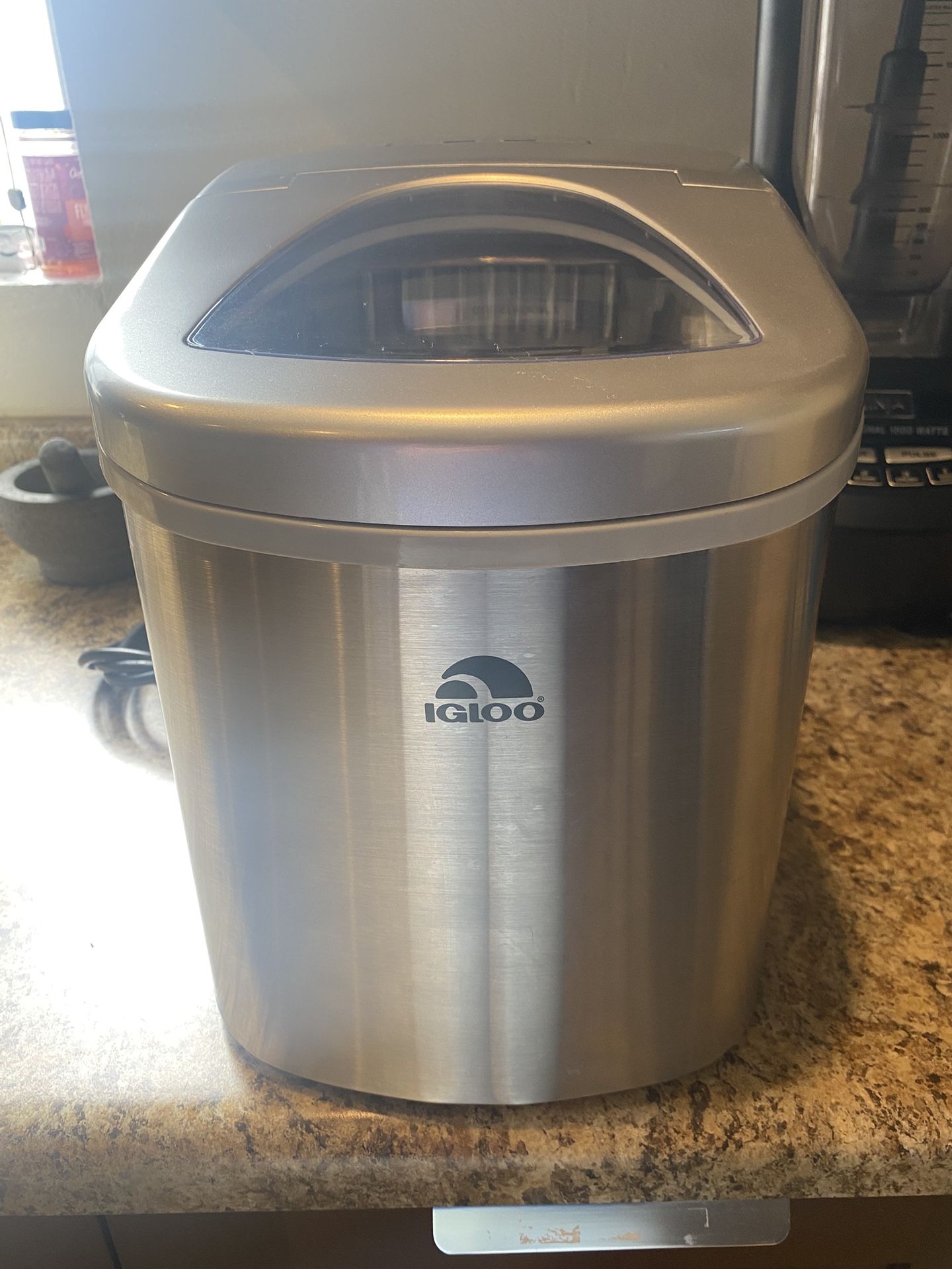 Igloo Ice Maker