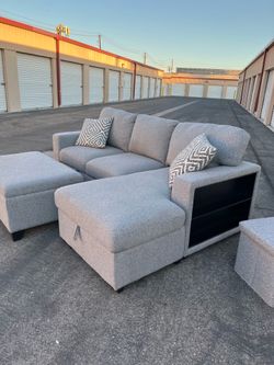 ✨ Gray 2 Piece Sleeper Sectional & Matching Lift-Top Storage Ottoman ✨ ($10 delivery )