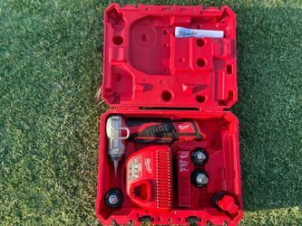 Pex expander tool Milwaukee