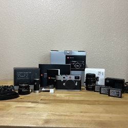 Leica M10 Bundle With Lend And Accessories 