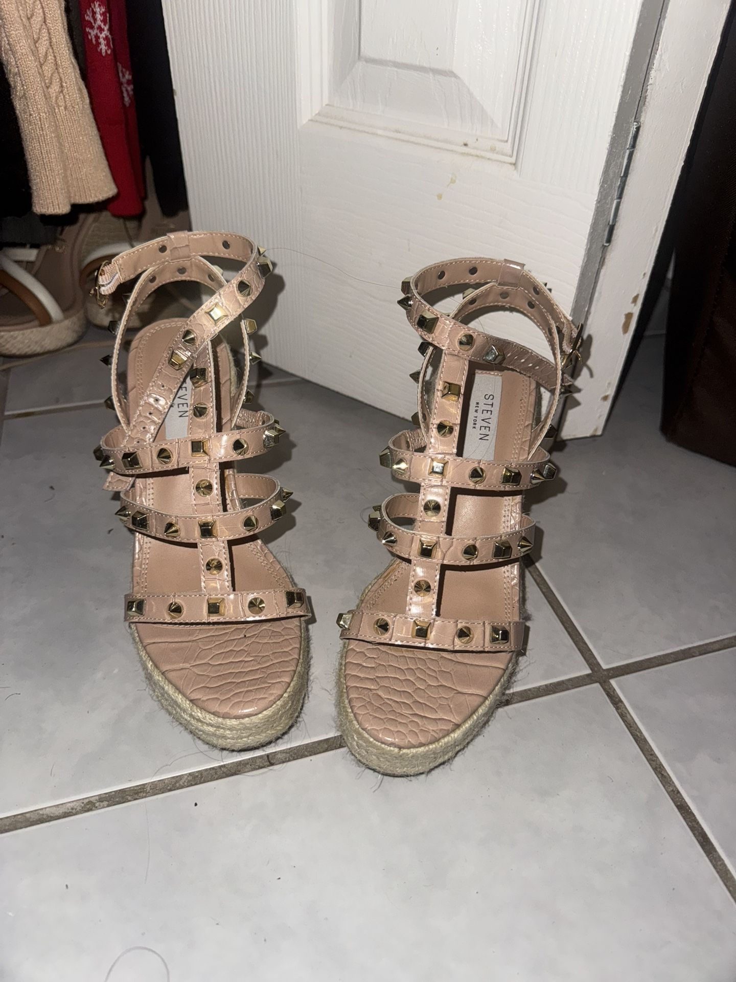 Steven Nude Studded Platform Sandals – Women’s Size 6.5