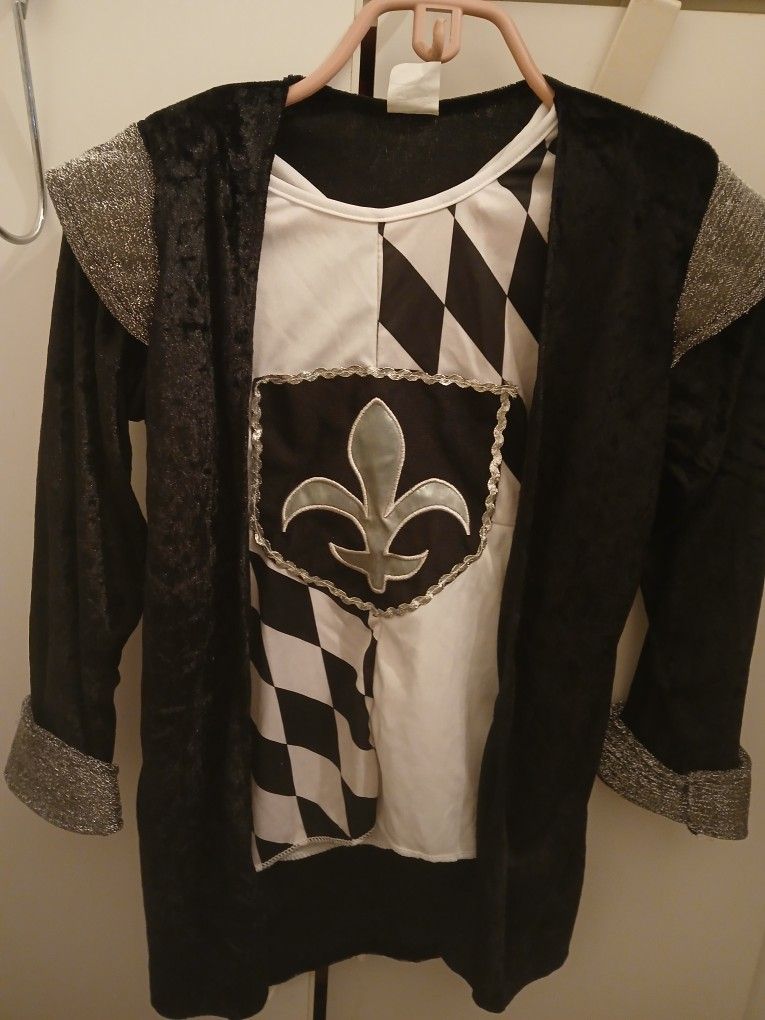 Six Piece Chest King Halloween Costume Youth Size Medium