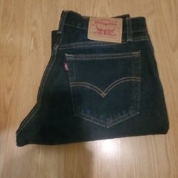 Levis Classic Fit..size 28x32 Womens= New!
