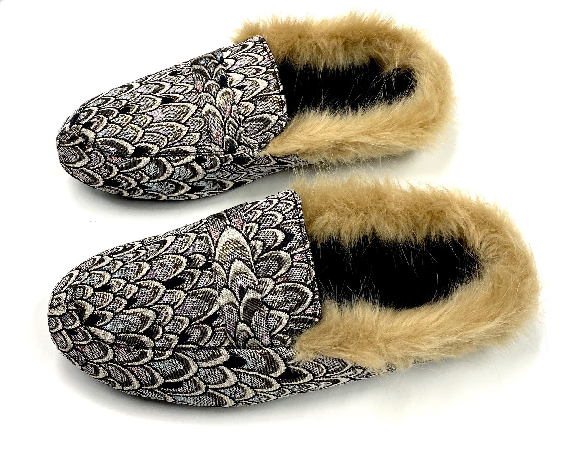 New Womens INC Brand slippers Designed For Macy’s Store Available In Sizes :S,M,L and XL