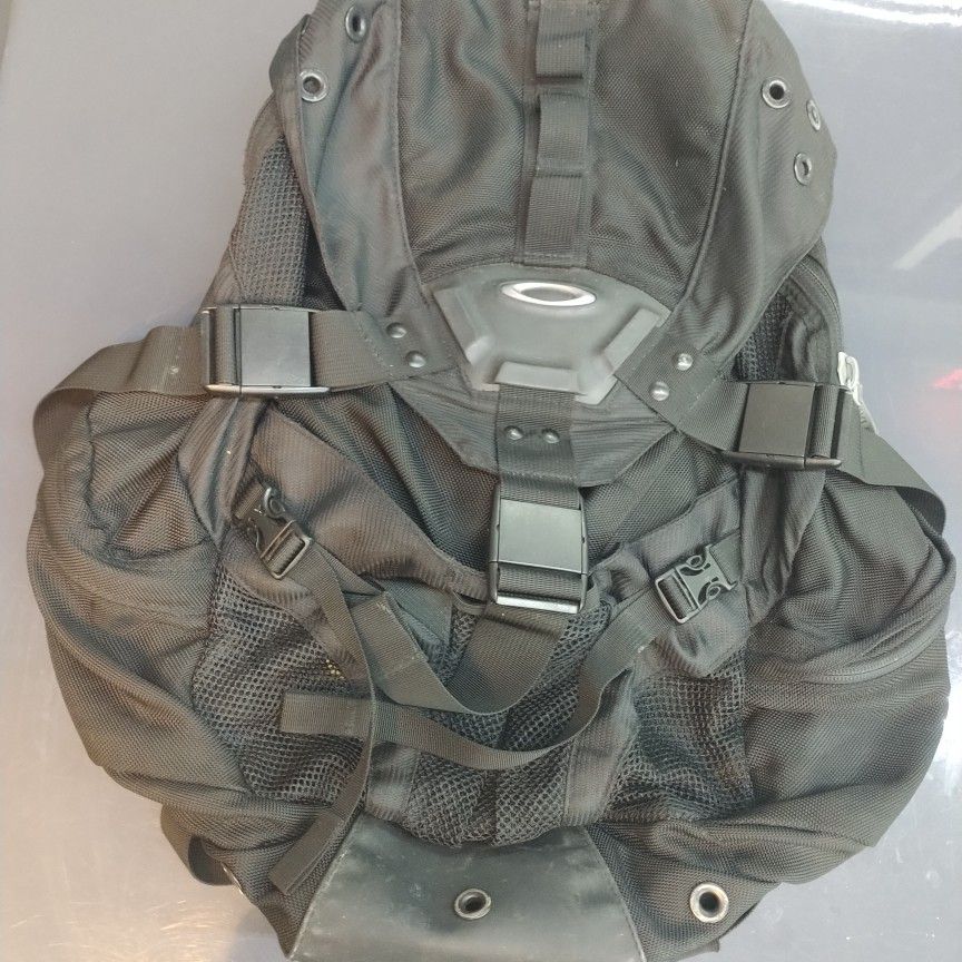 Oakley Tactical Backpack for Sale in San Antonio, TX - OfferUp