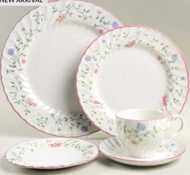 4 Sets Johnson Brothers Fine English Tableware (Summer Chintz)