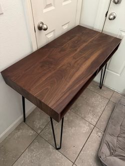 Modern Desk & Chair