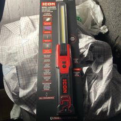 Icon 1000 Lumen Flashlight 