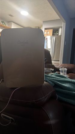 Mini fridge