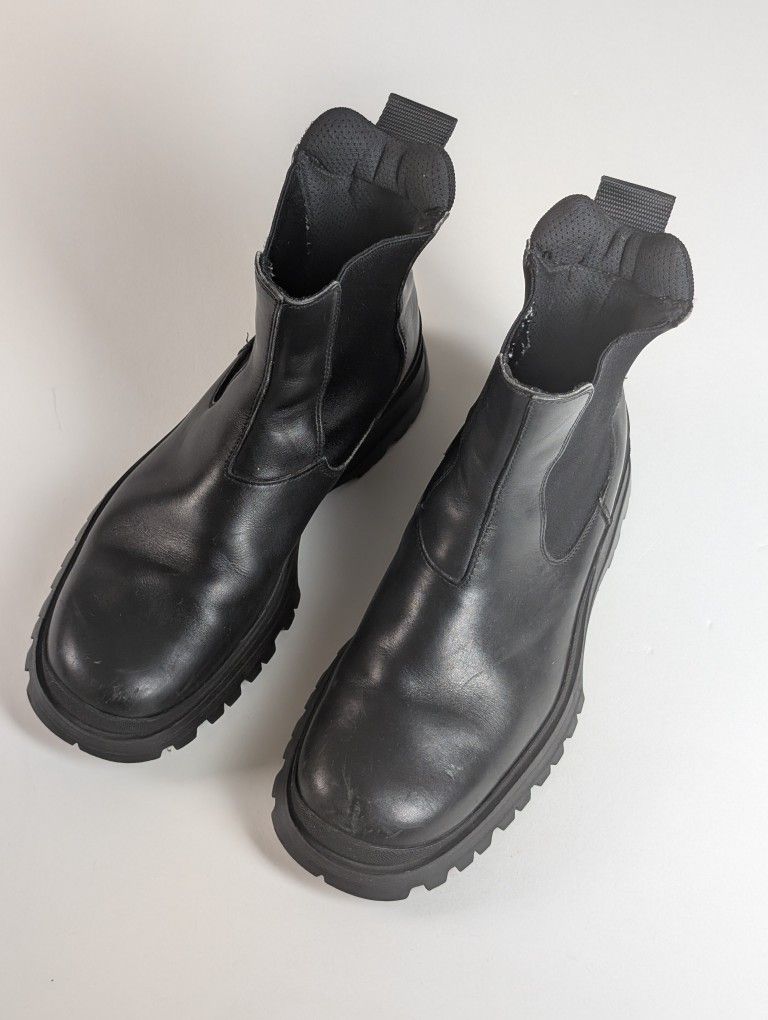 Prada Men Brixxen Chelsea Boots US9 Black Leather Mid Top Rubber Chunky Sole
