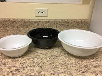 Pyrex Nesting Bowls