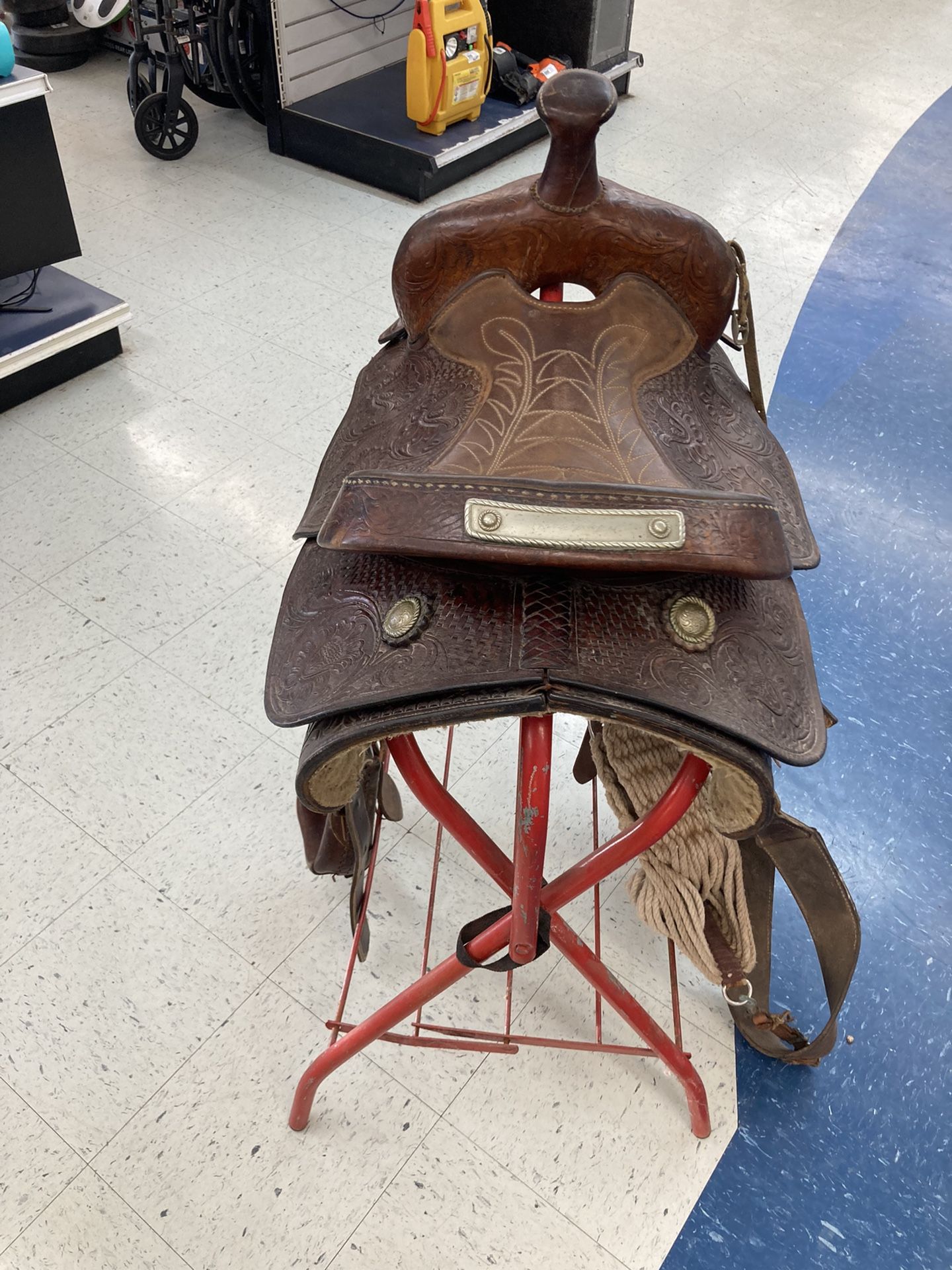 Large Saddle 