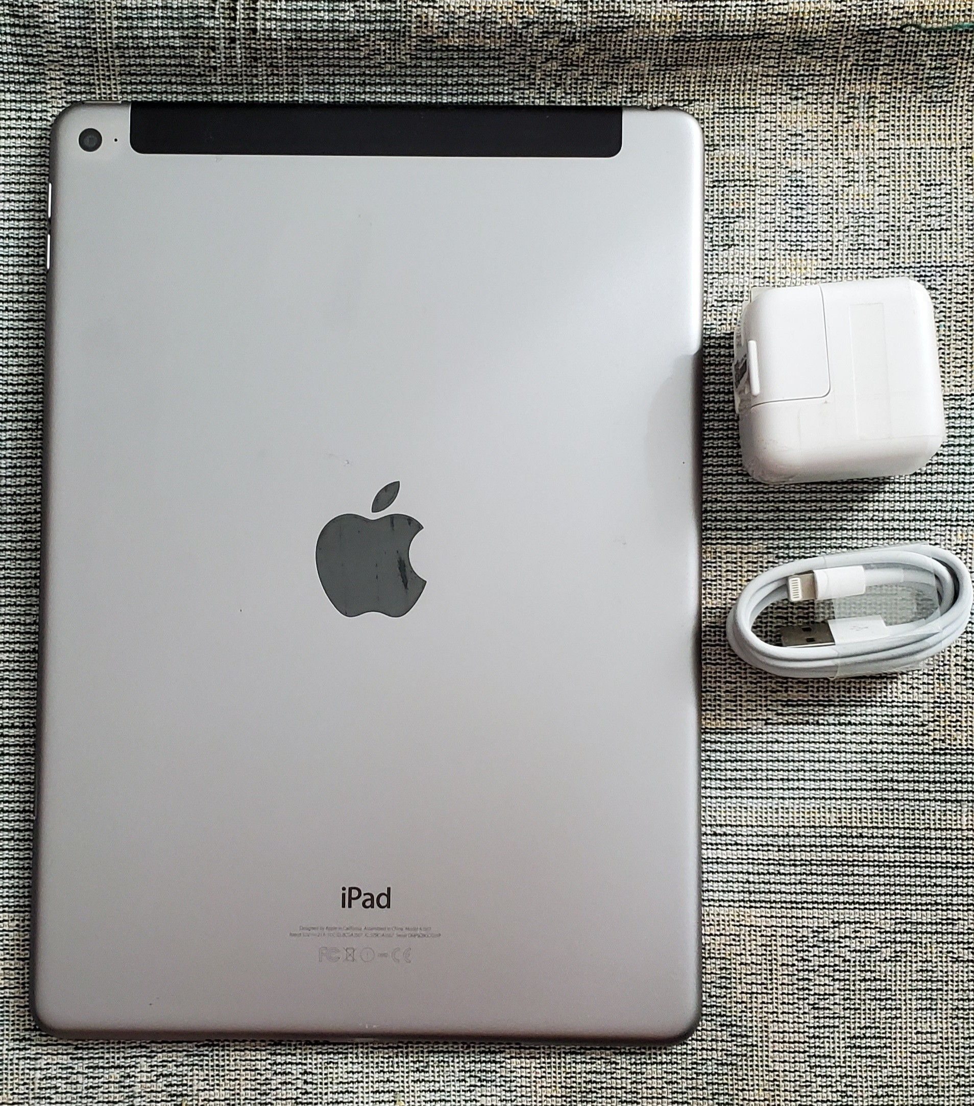 IPad Mini 4 128 GB Wifi + Cellular Unlocked