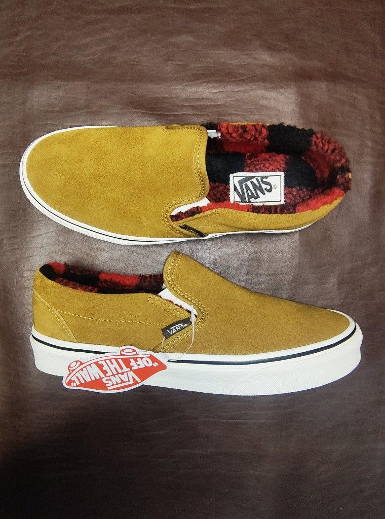 Vans Slip On
Classic Cozy Hug