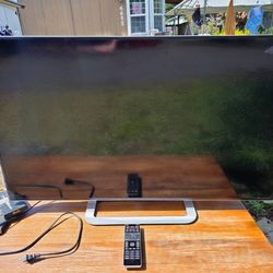 TV color Vizio 43" with remote