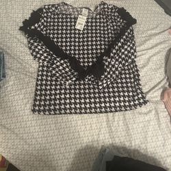Black and white blouse, size 3XL (can fit a medium/large/XL/2XL great) 